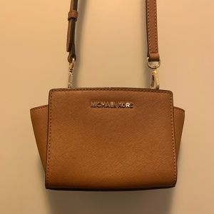 EUC Michael Kors Small Crossbody